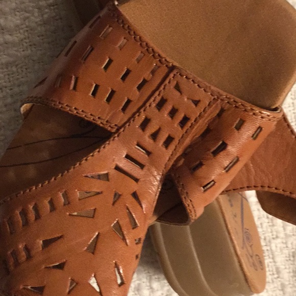 Sandals - Picture 3 of 3